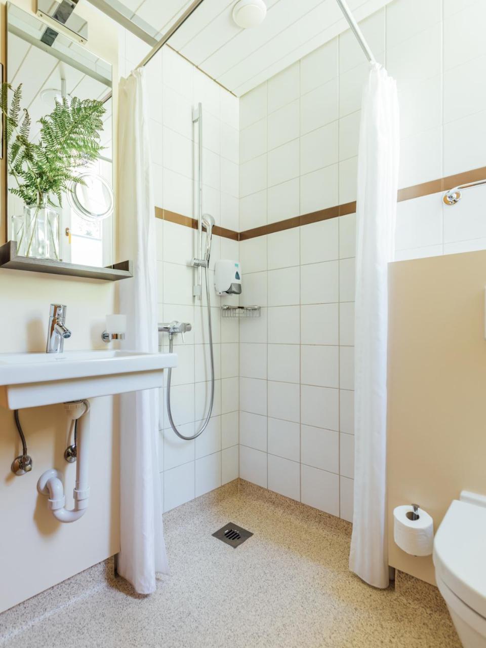 Budget Rooms Gstaad Шонрід Екстер'єр фото